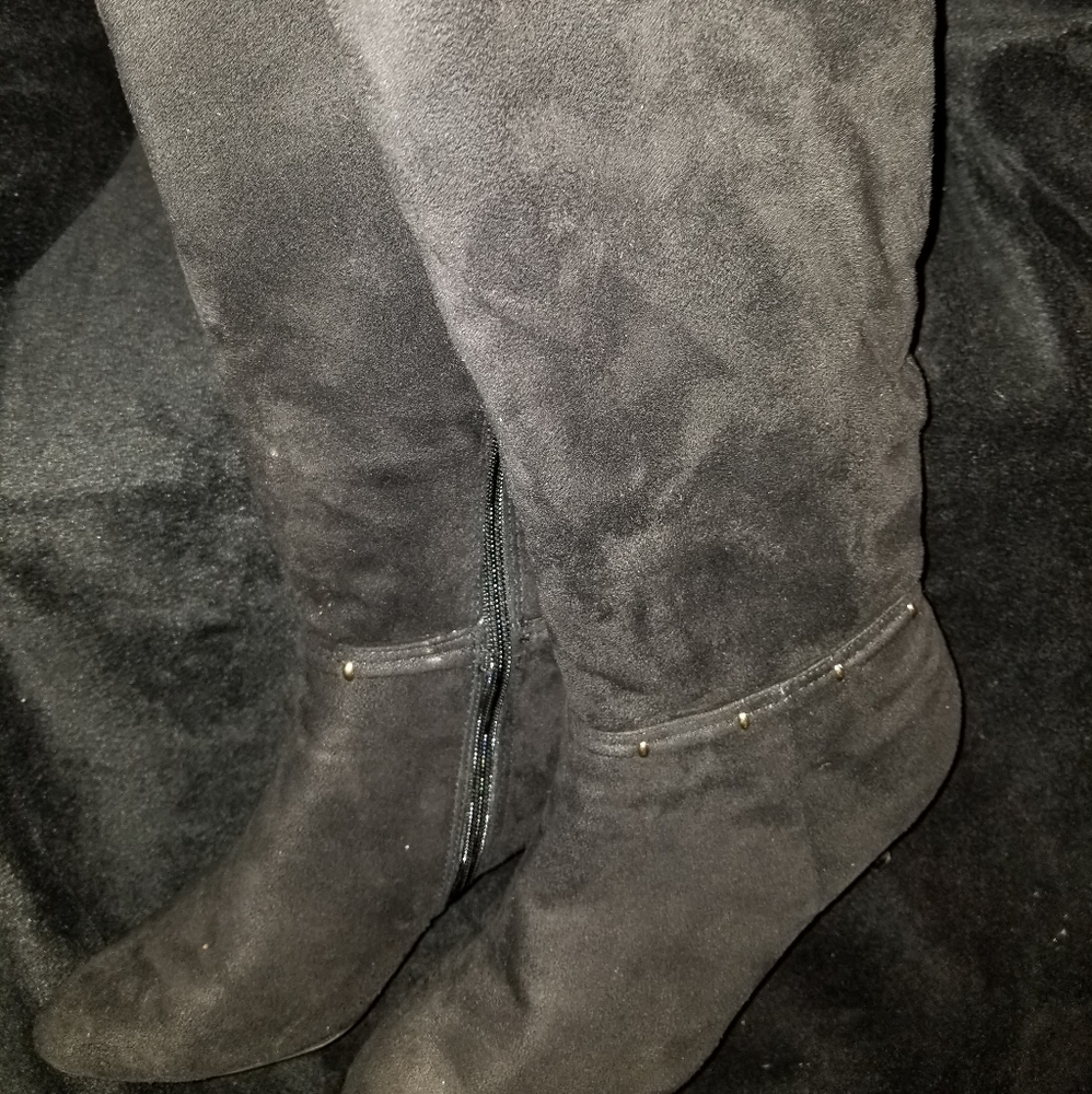 Shoes - Picture 2 of 16